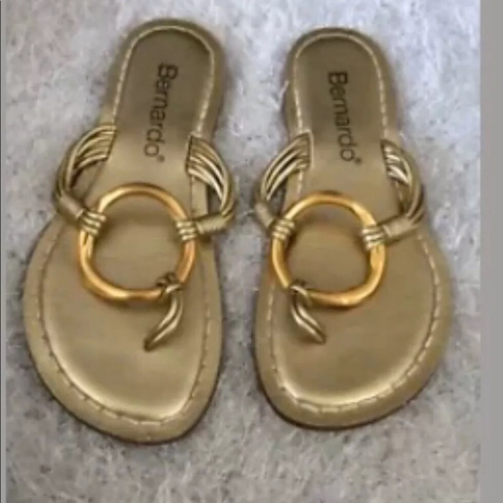 Bernardo O ring matrix sandals gold sz 7